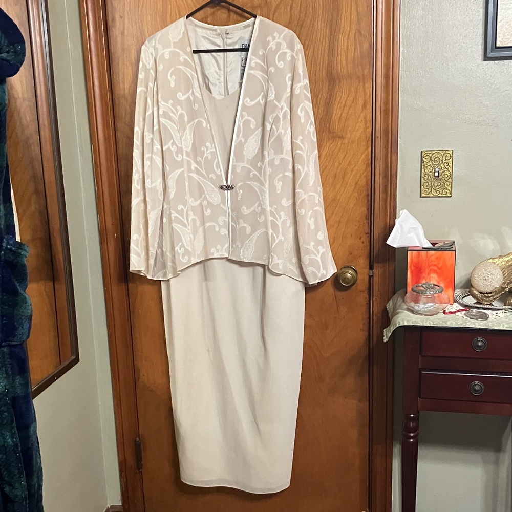 R&M Richards Elegant Cream Attire